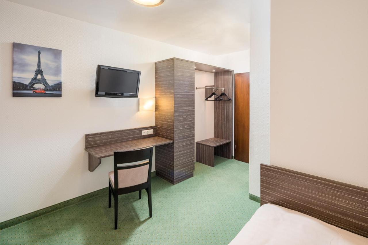 Hotel Zur Post Хемминген Экстерьер фото