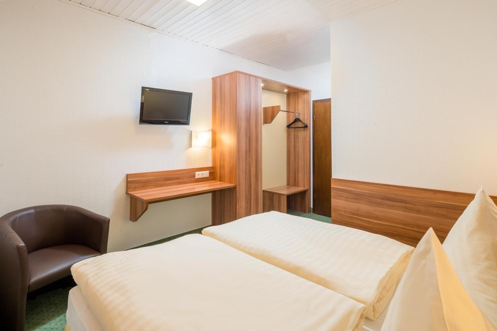 Hotel Zur Post Хемминген Экстерьер фото