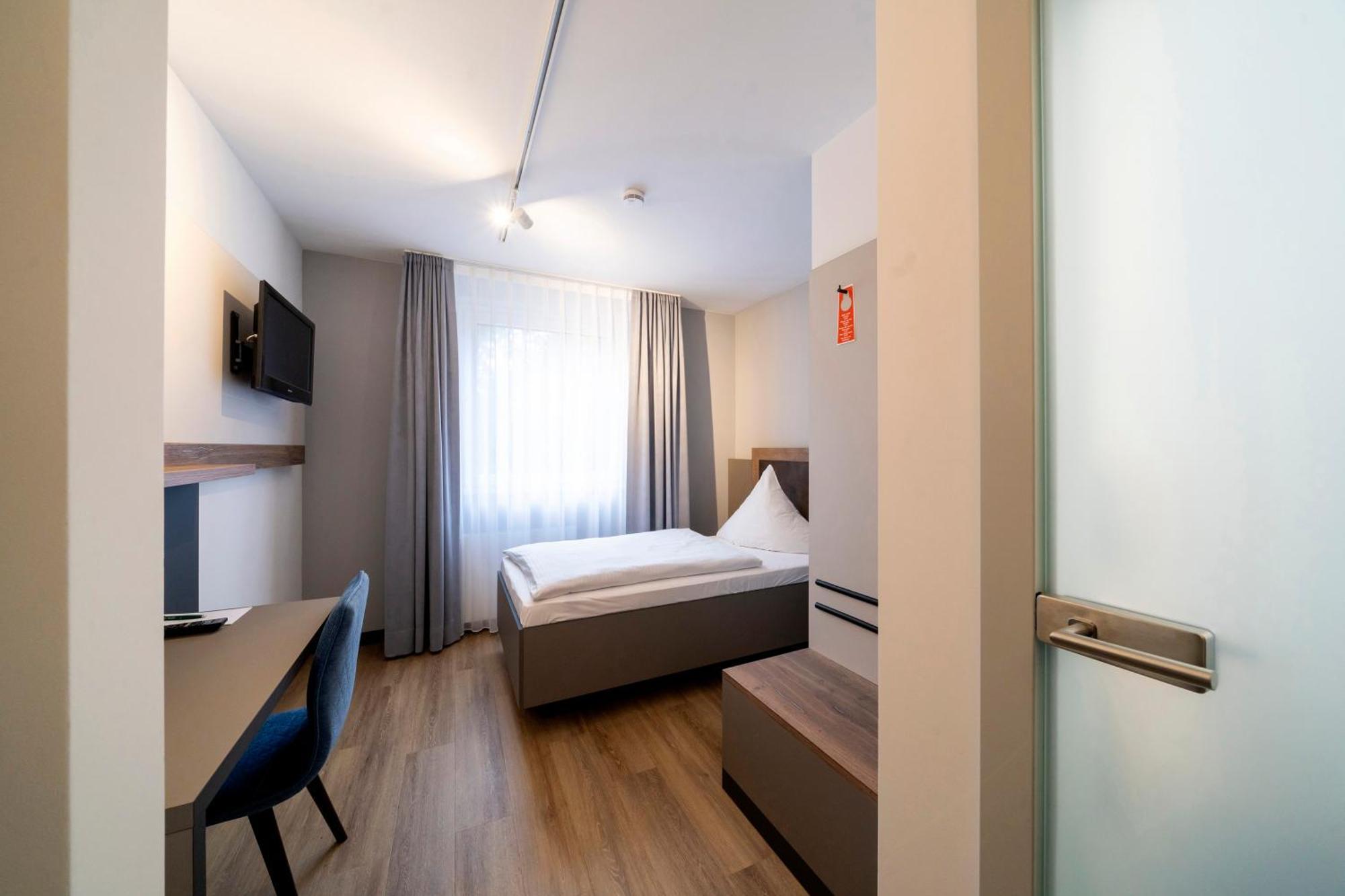 Hotel Zur Post Хемминген Экстерьер фото